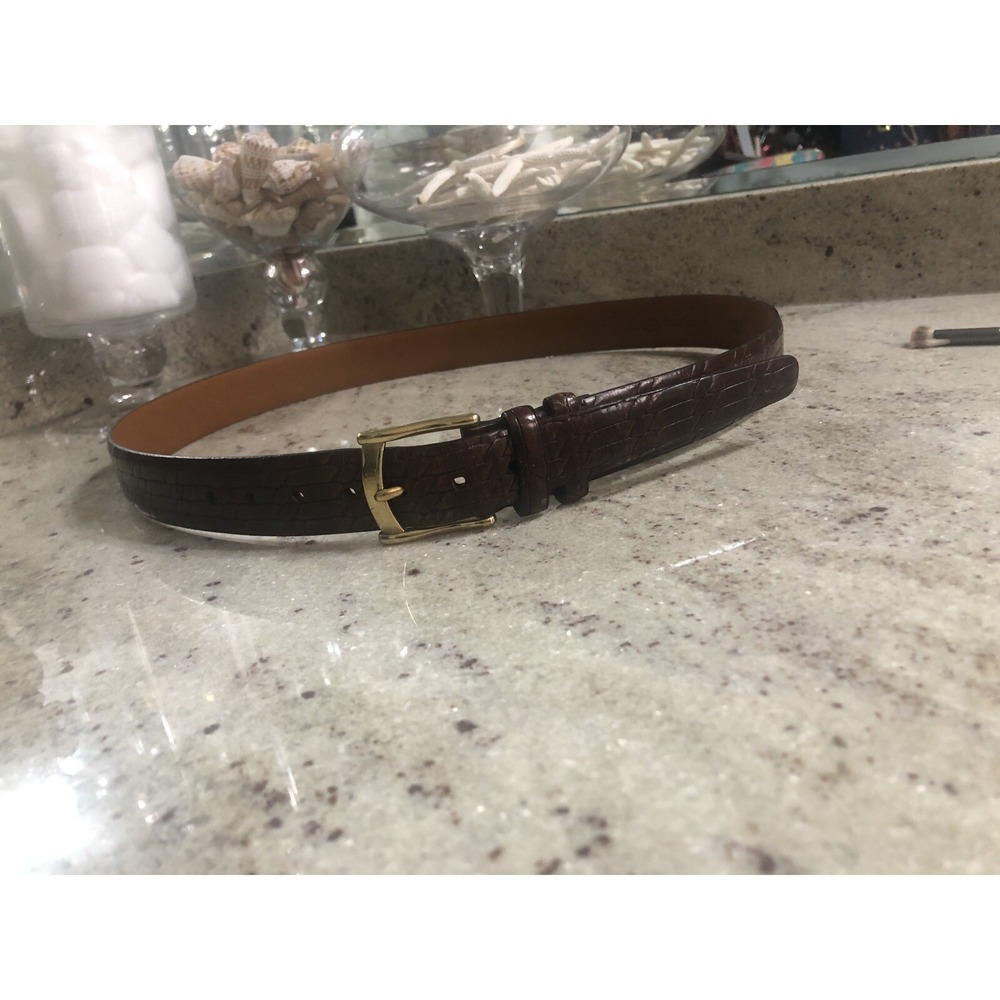 Trafalgar Mens Embossed Woven Look Leather Belt Brown 36 Brass Buckle USA